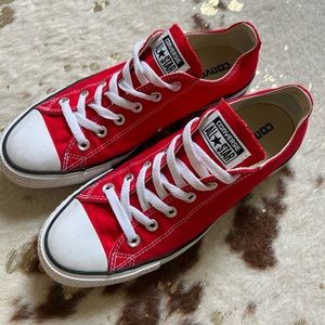Red Converse ⭐️